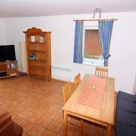 Semesterbostad Schuldt, Behrensdorf, Cleaning Included *